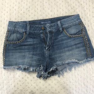 Size 26 studded guess shorts